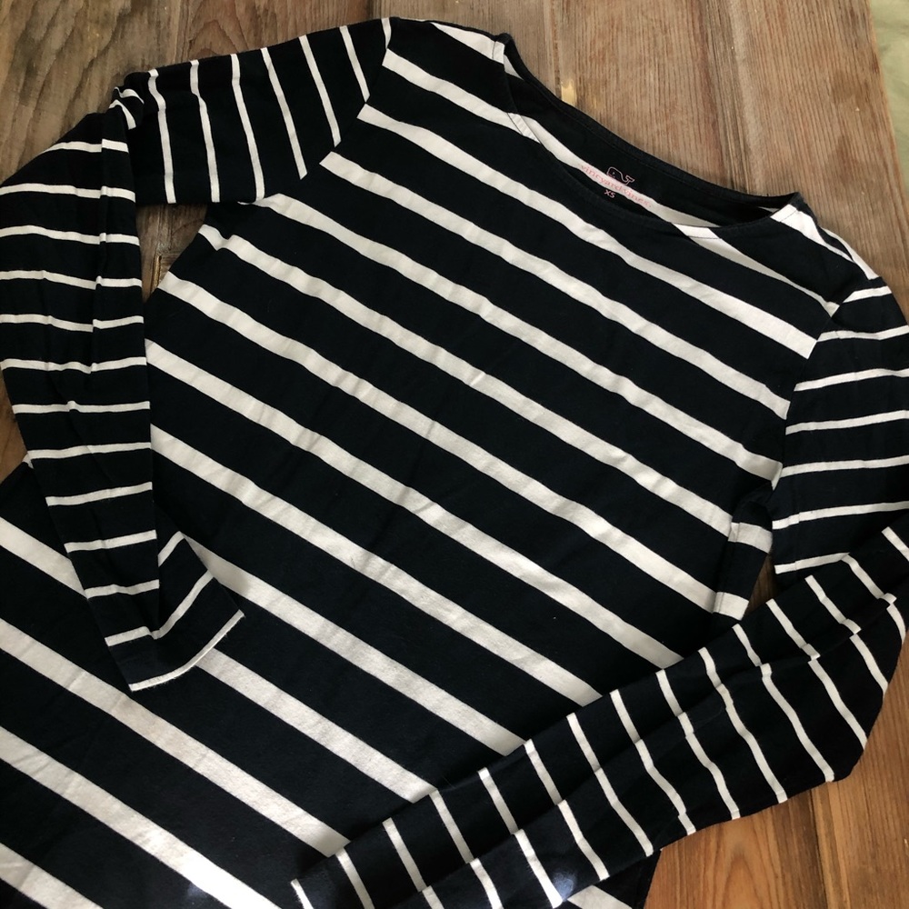 Vineyard Vines Navy Striped T size XS